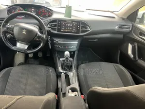 Peugeot 308 2018 Blanc cassé
