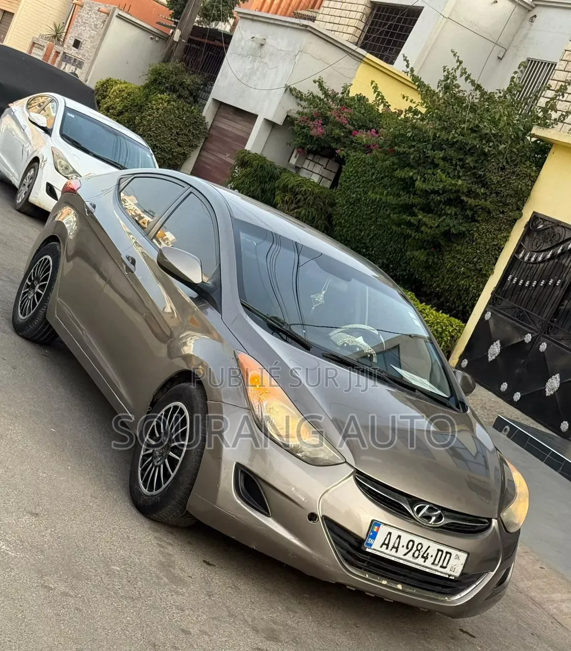 Hyundai Elantra GLS Sedan FWD (1.8L 4cyl 6A) 2013 Gris