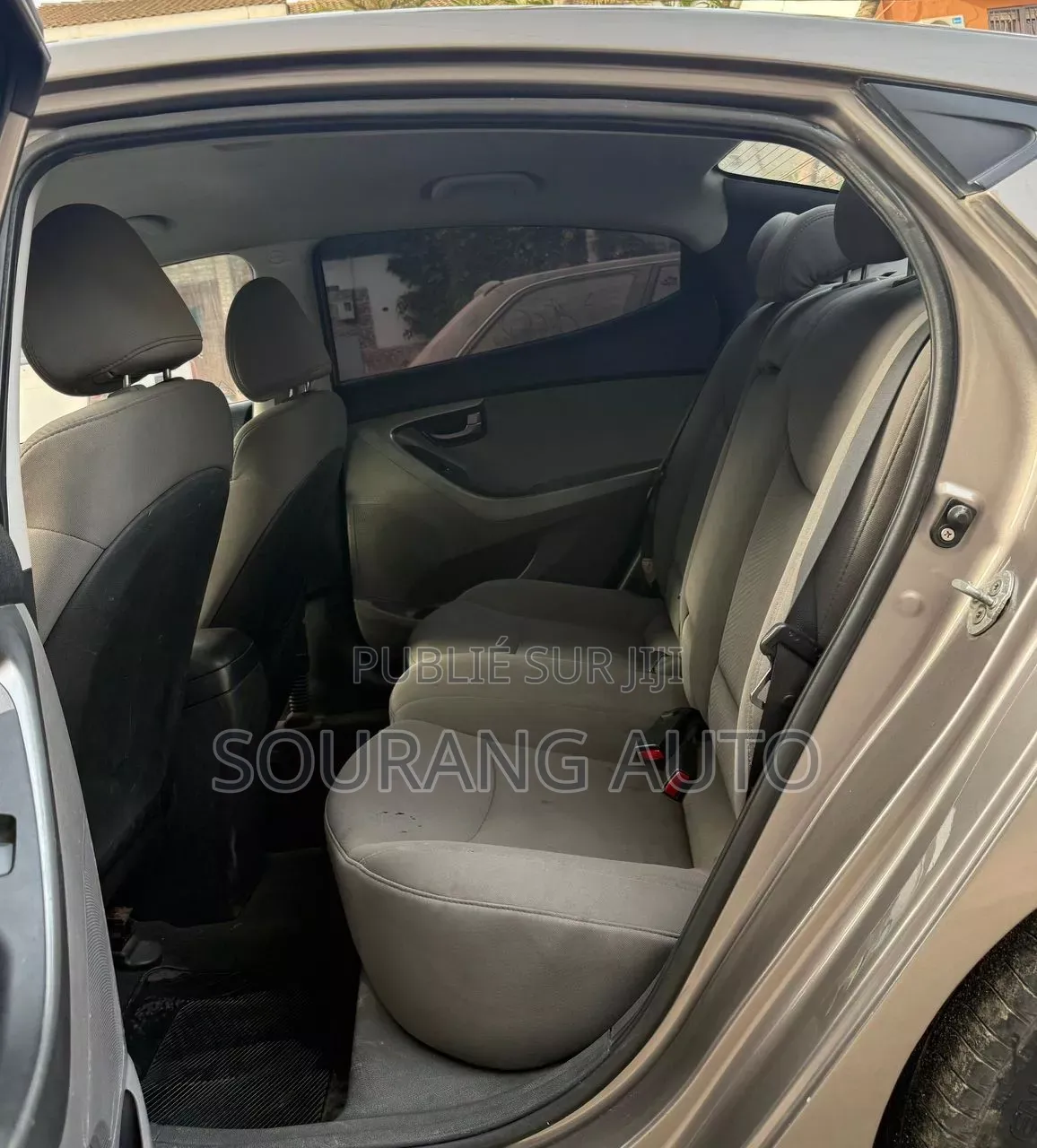 Hyundai Elantra GLS Sedan FWD (1.8L 4cyl 6A) 2013 Gris