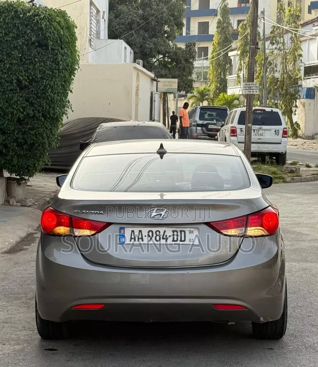 Hyundai Elantra GLS Sedan FWD (1.8L 4cyl 6A) 2013 Gris
