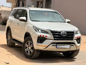 Toyota Fortuner 2020 Blanc