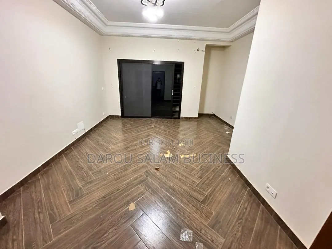 3chbre Appartement dans Mamelles, Yoff à Louer