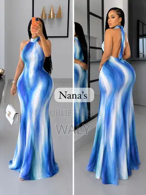 Robe Moulante Évasée