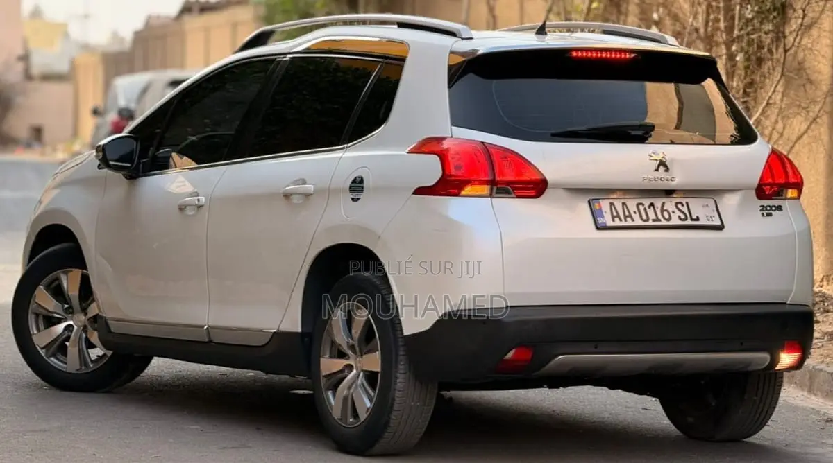Peugeot 2008 1.6 BlueHD (120 Hp) 2016 Blanc