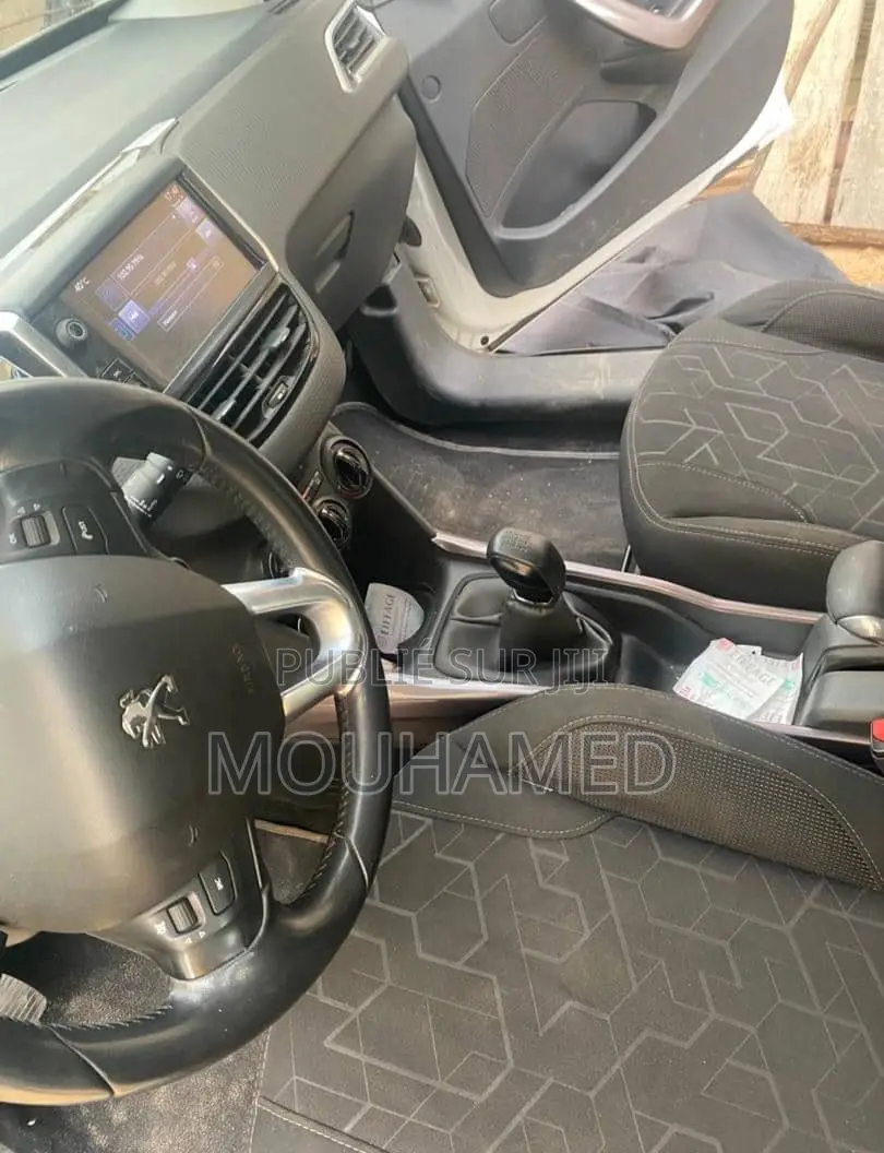 Peugeot 2008 1.2 PureTech (130 Hp) 2016 Blanc