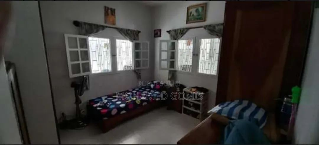 8chbre Maison de ville/terrasse dans Wally Seck, Yoff à Vendre