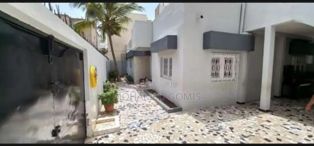 8chbre Maison de ville/terrasse dans Wally Seck, Yoff à Vendre