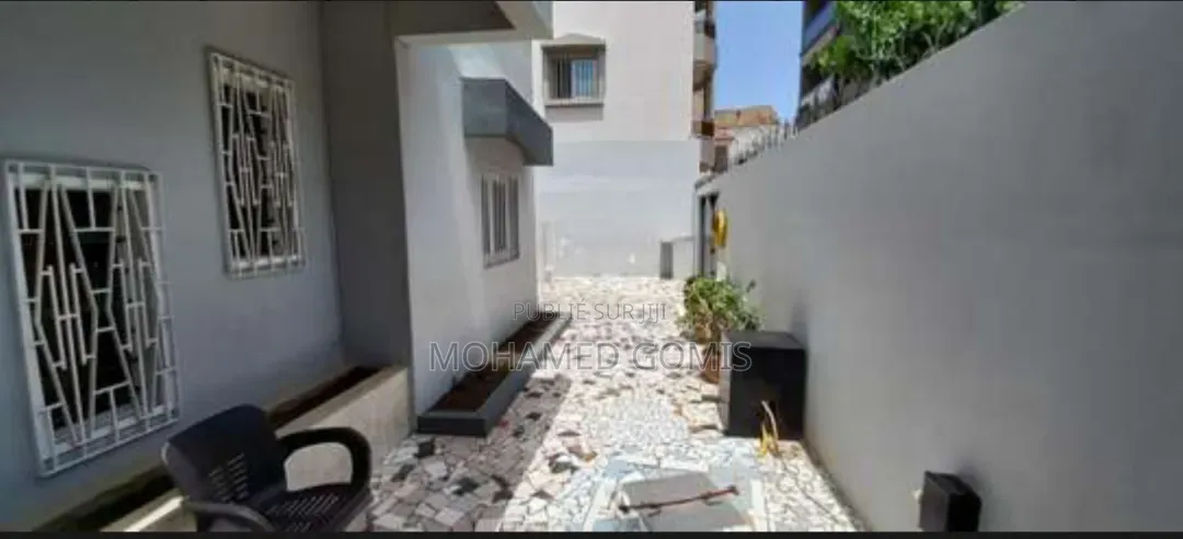8chbre Maison de ville/terrasse dans Wally Seck, Yoff à Vendre