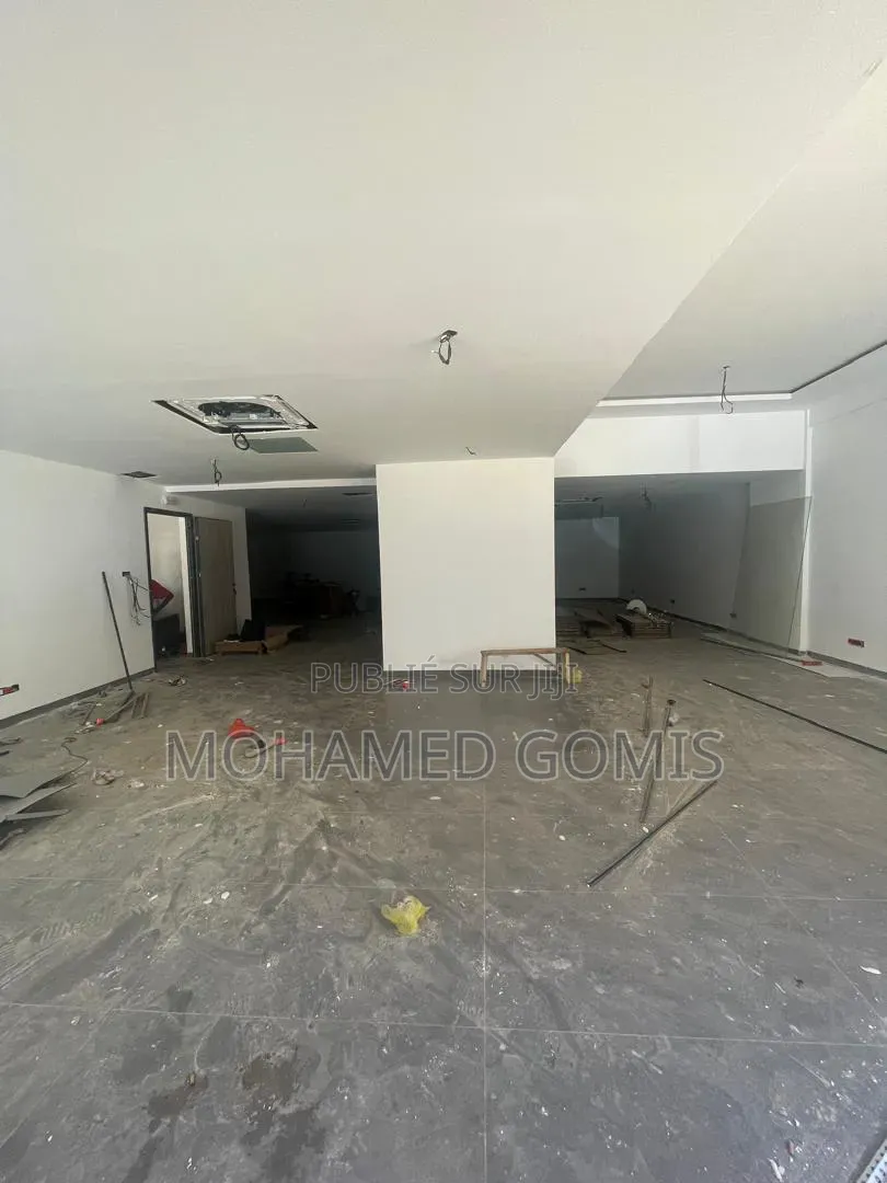 11chbre Duplex dans Almakhtoum, Mermoz Sacré-Cœur à Vendre