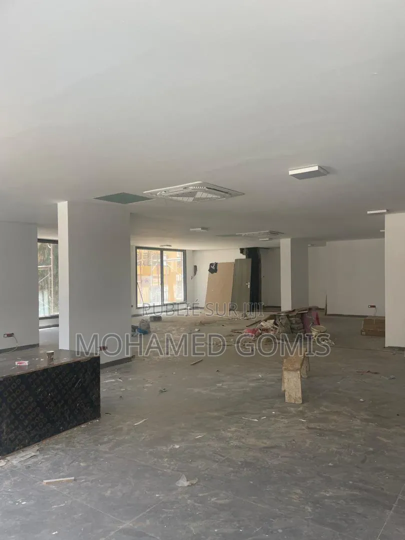 11chbre Duplex dans Almakhtoum, Mermoz Sacré-Cœur à Vendre