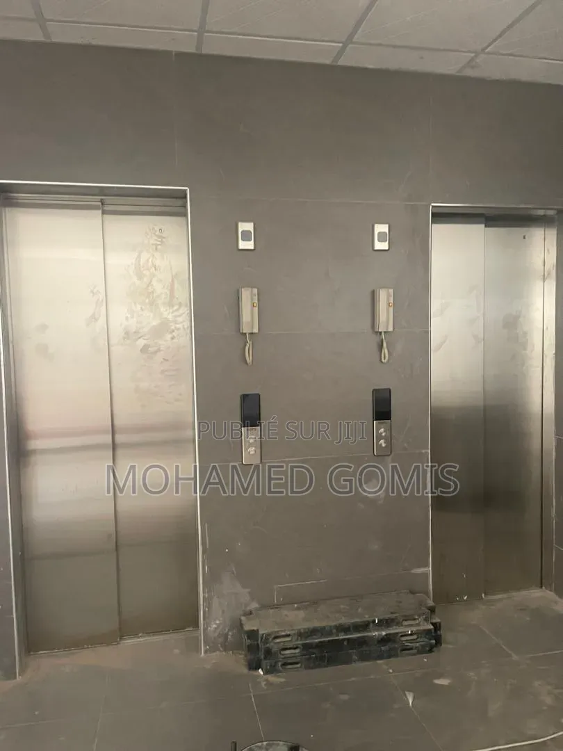 11chbre Duplex dans Almakhtoum, Mermoz Sacré-Cœur à Vendre