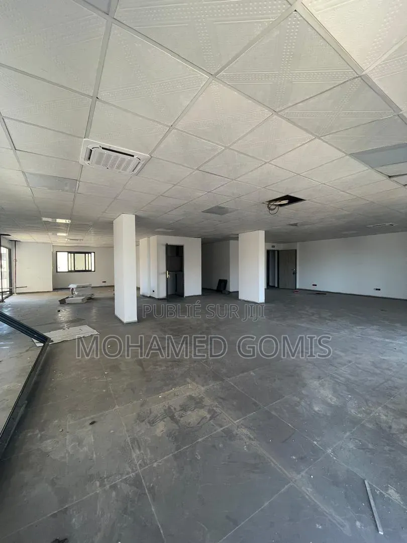 11chbre Duplex dans Almakhtoum, Mermoz Sacré-Cœur à Vendre