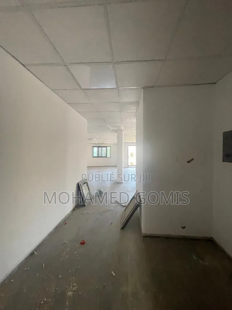 11chbre Duplex dans Almakhtoum, Mermoz Sacré-Cœur à Vendre