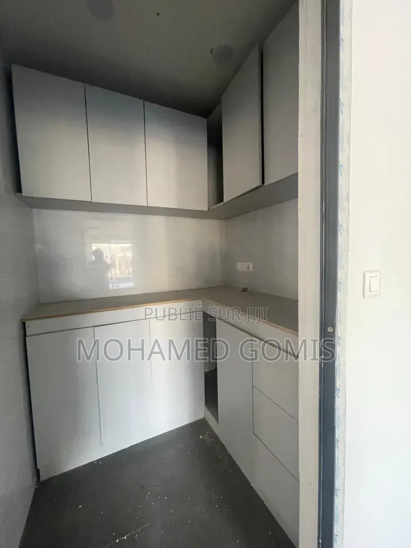 11chbre Duplex dans Almakhtoum, Mermoz Sacré-Cœur à Vendre