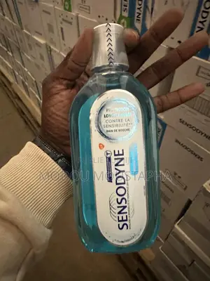 Produits Cosmétiques Et D’Entretien Disponibles