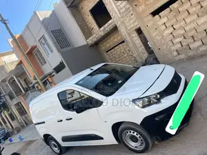 Peugeot Partenaire 2021 Blanc