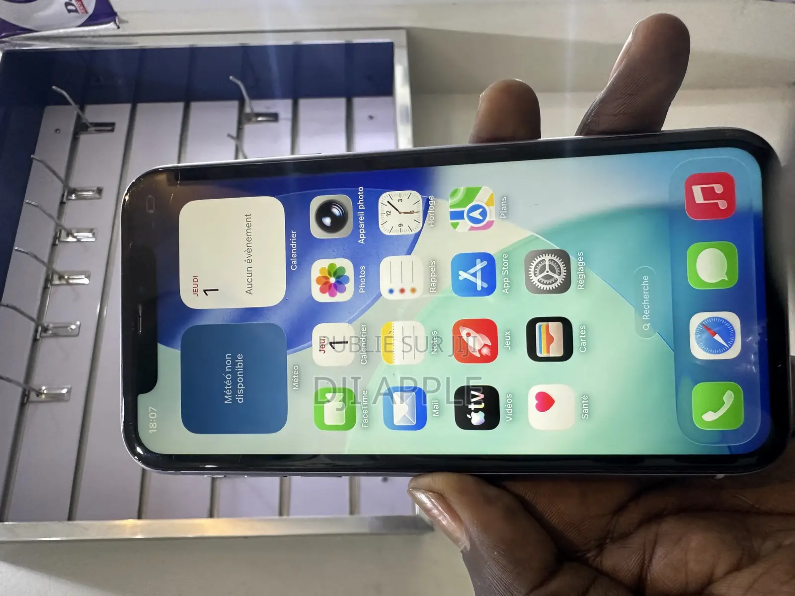 Nouveau Apple iPhone 11 128 GB Noir