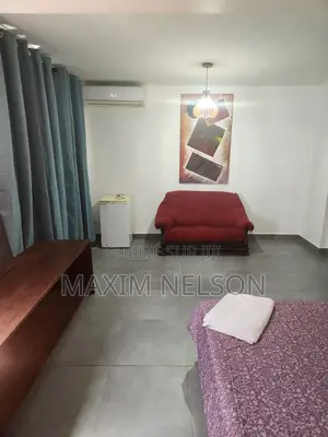 Meublé 2chbre Appartement dans Yoff à Louer