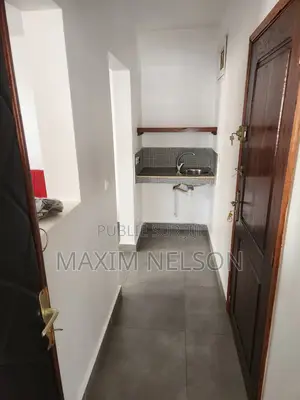 Meublé 2chbre Appartement dans Yoff à Louer