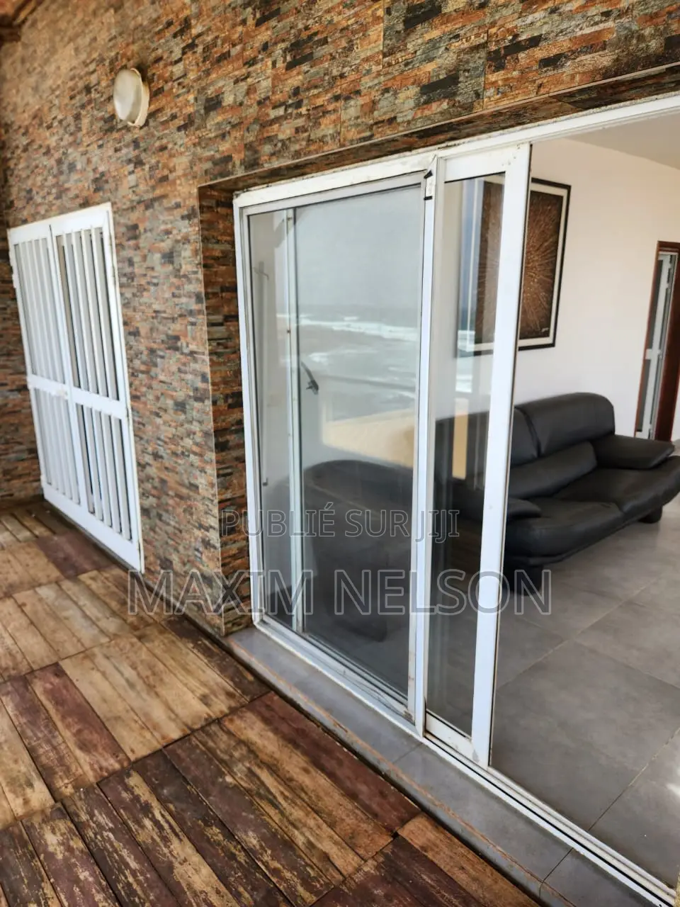 Meublé 2chbre Appartement dans Yoff à Louer
