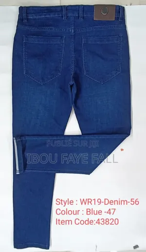 Vend Des Vêtements