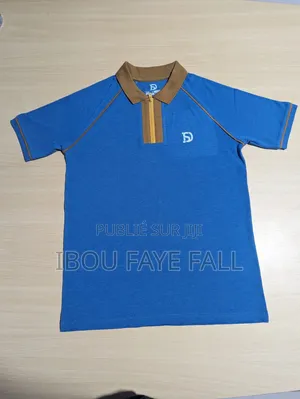 Vend Des Vêtements