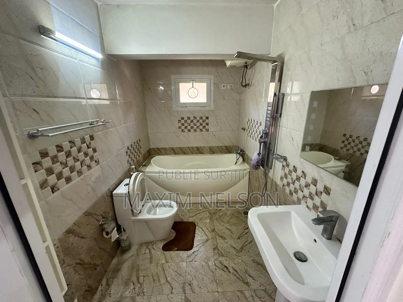 4chbre Appartement dans Ngor à Vendre