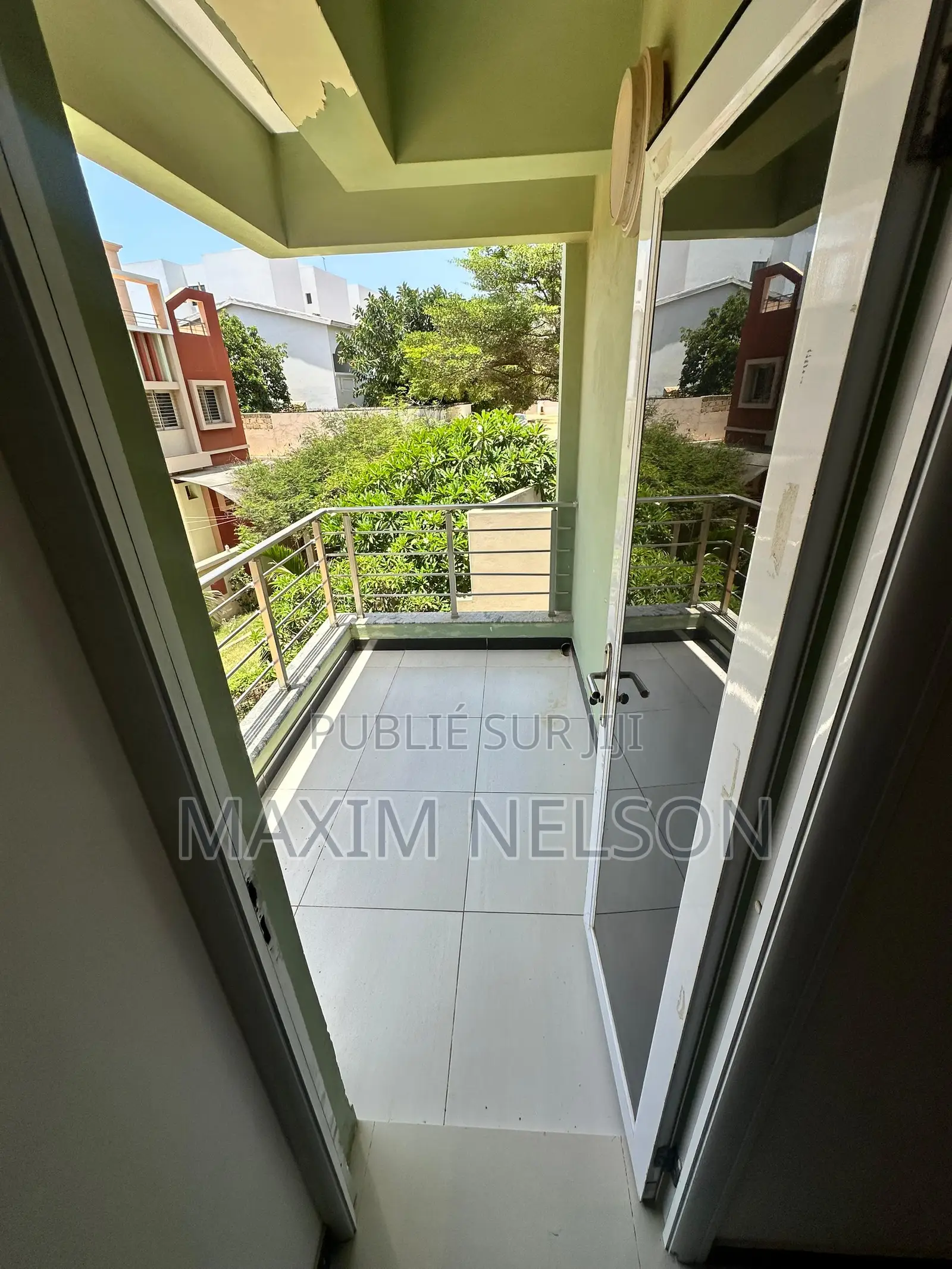 4chbre Appartement dans Ngor à Vendre