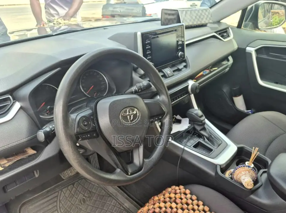 Toyota RAV4 2021 Gris