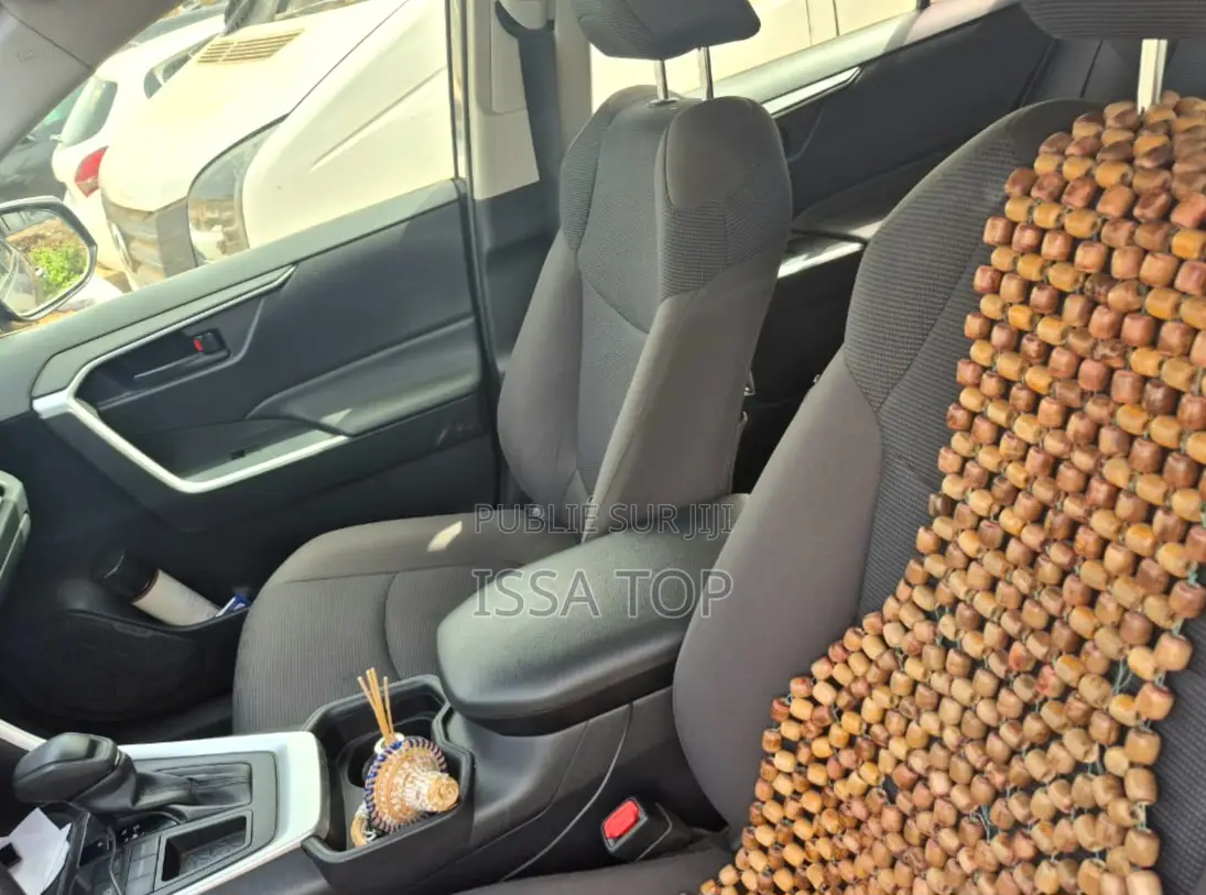 Toyota RAV4 2021 Gris