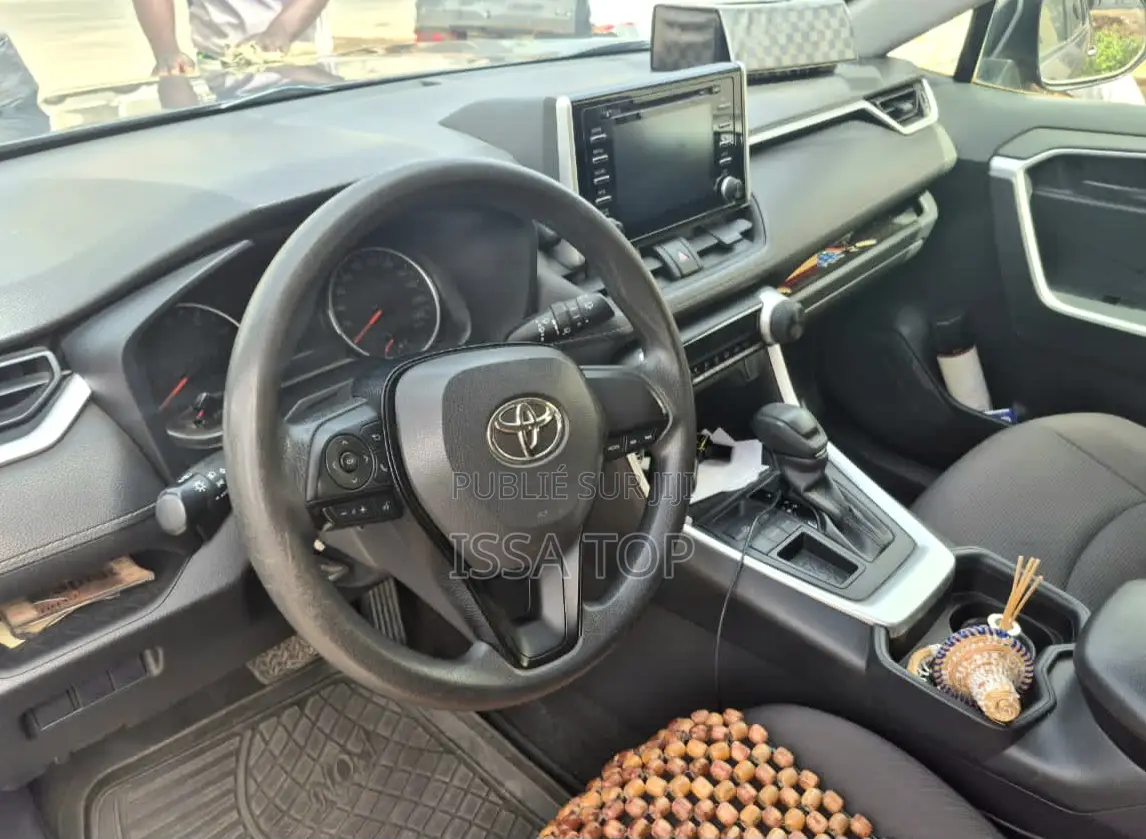 Toyota RAV4 2021 Gris