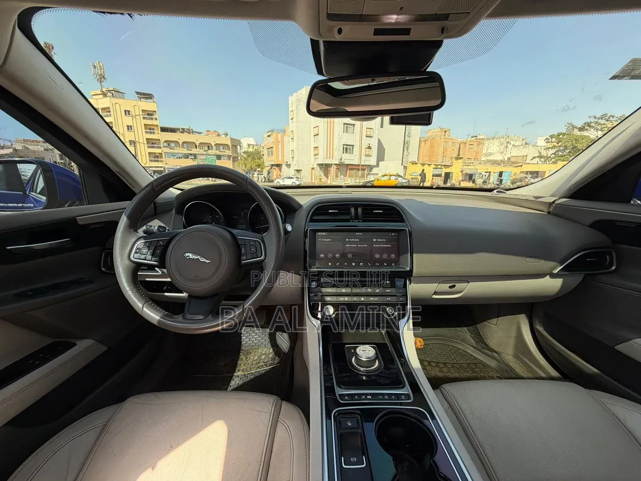 Jaguar XE 2017 Bleu