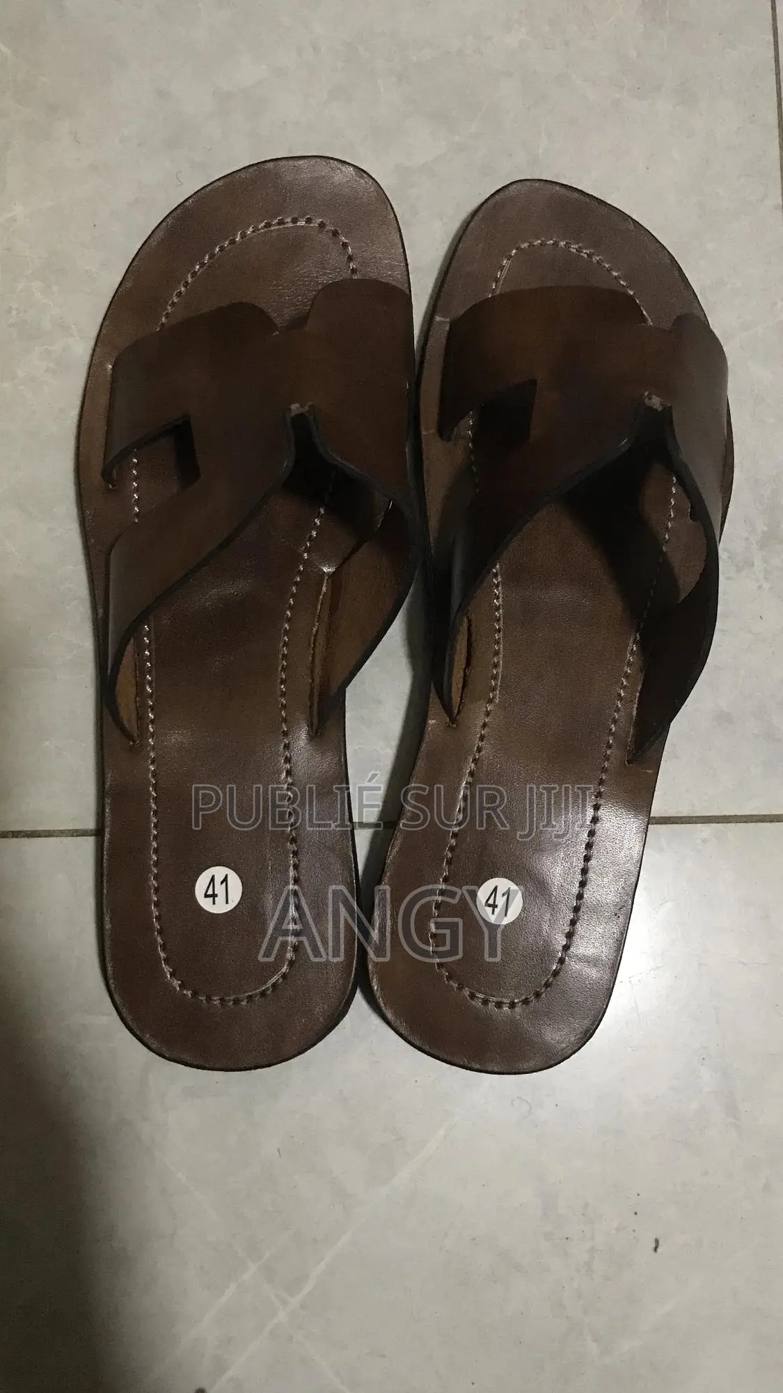 Vente De Chaussures en Cuir Original Mage in Ngaye
