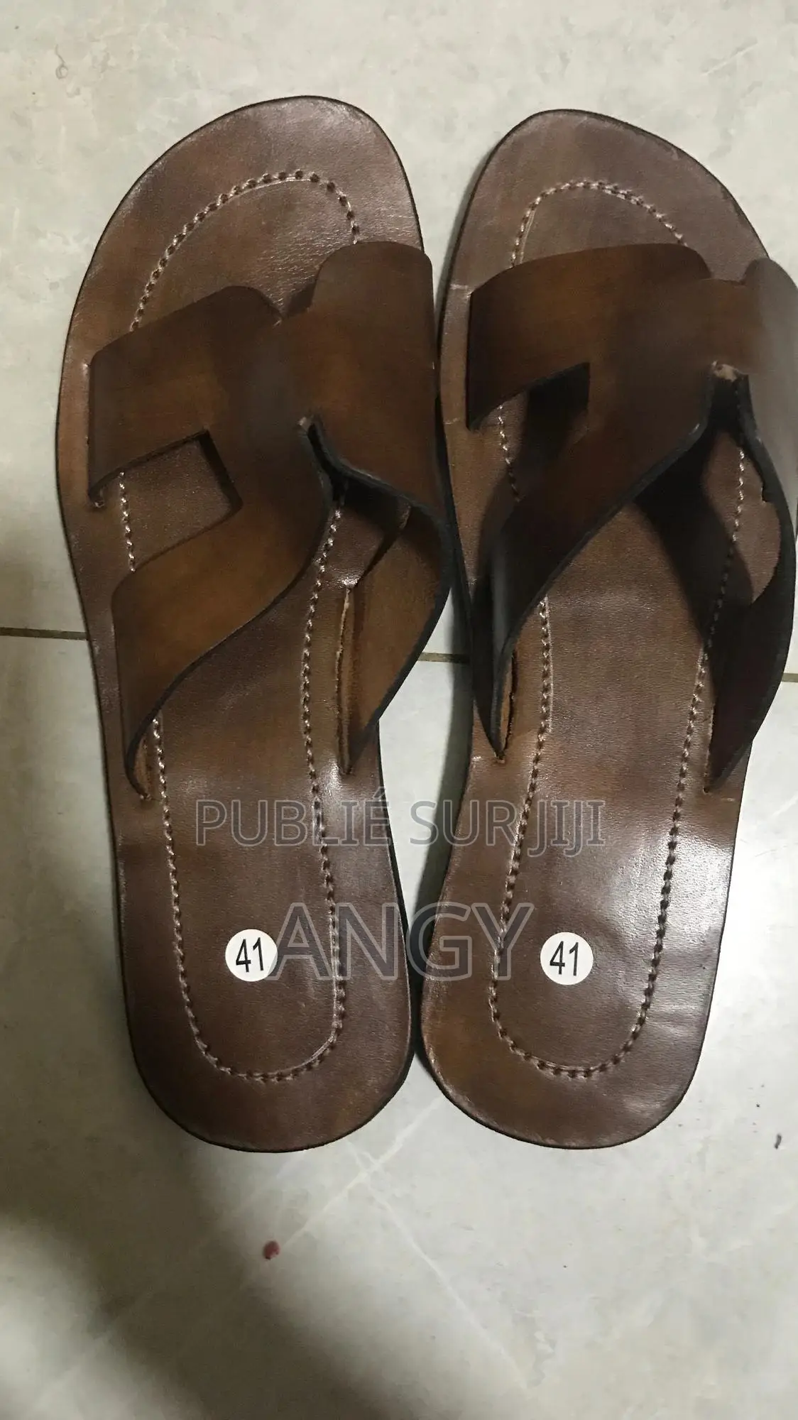 Vente De Chaussures en Cuir Original Mage in Ngaye