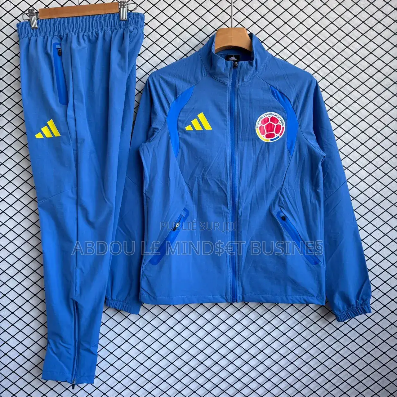 Blouson Différentes Équipe Disponible