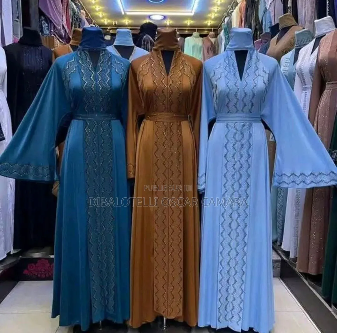 Tout Type De Vêtements Est Possible