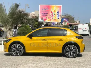 Peugeot 208 2022 Jaune