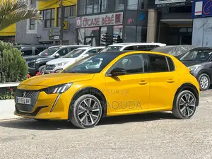 Peugeot 208 2022 Jaune