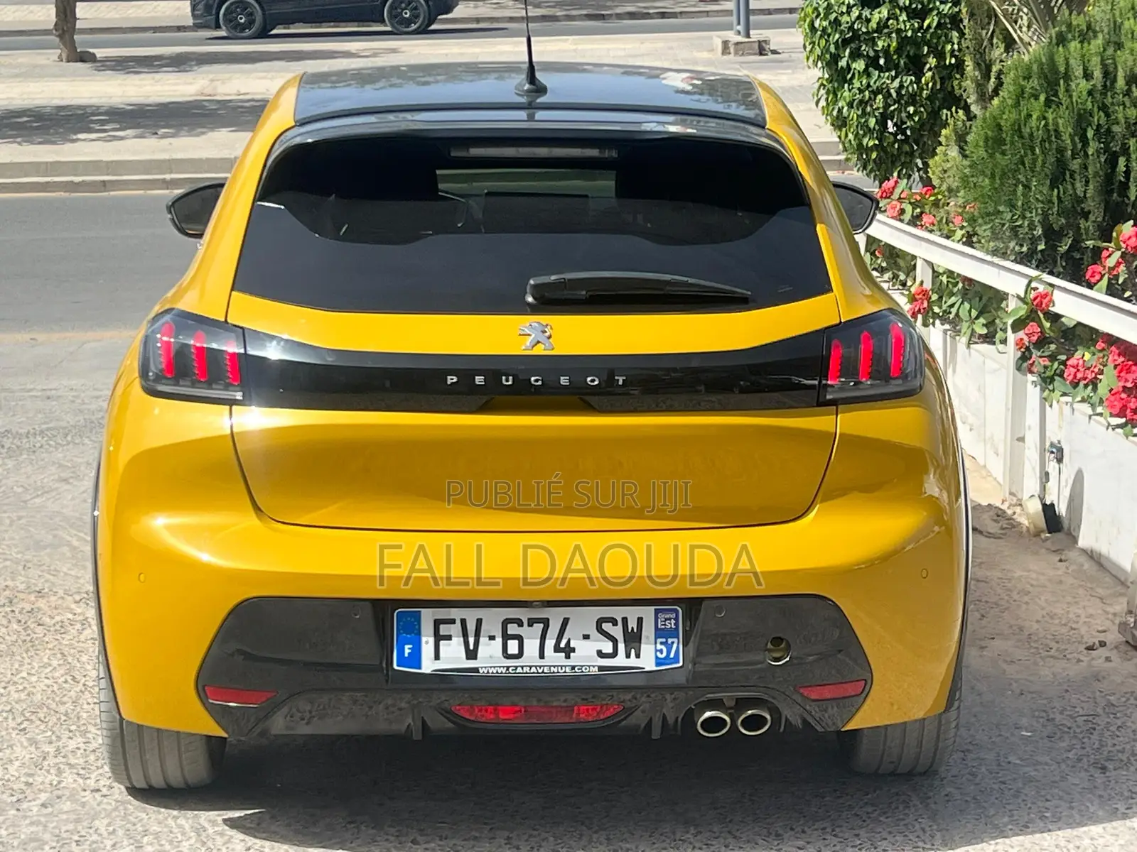 Peugeot 208 2022 Jaune