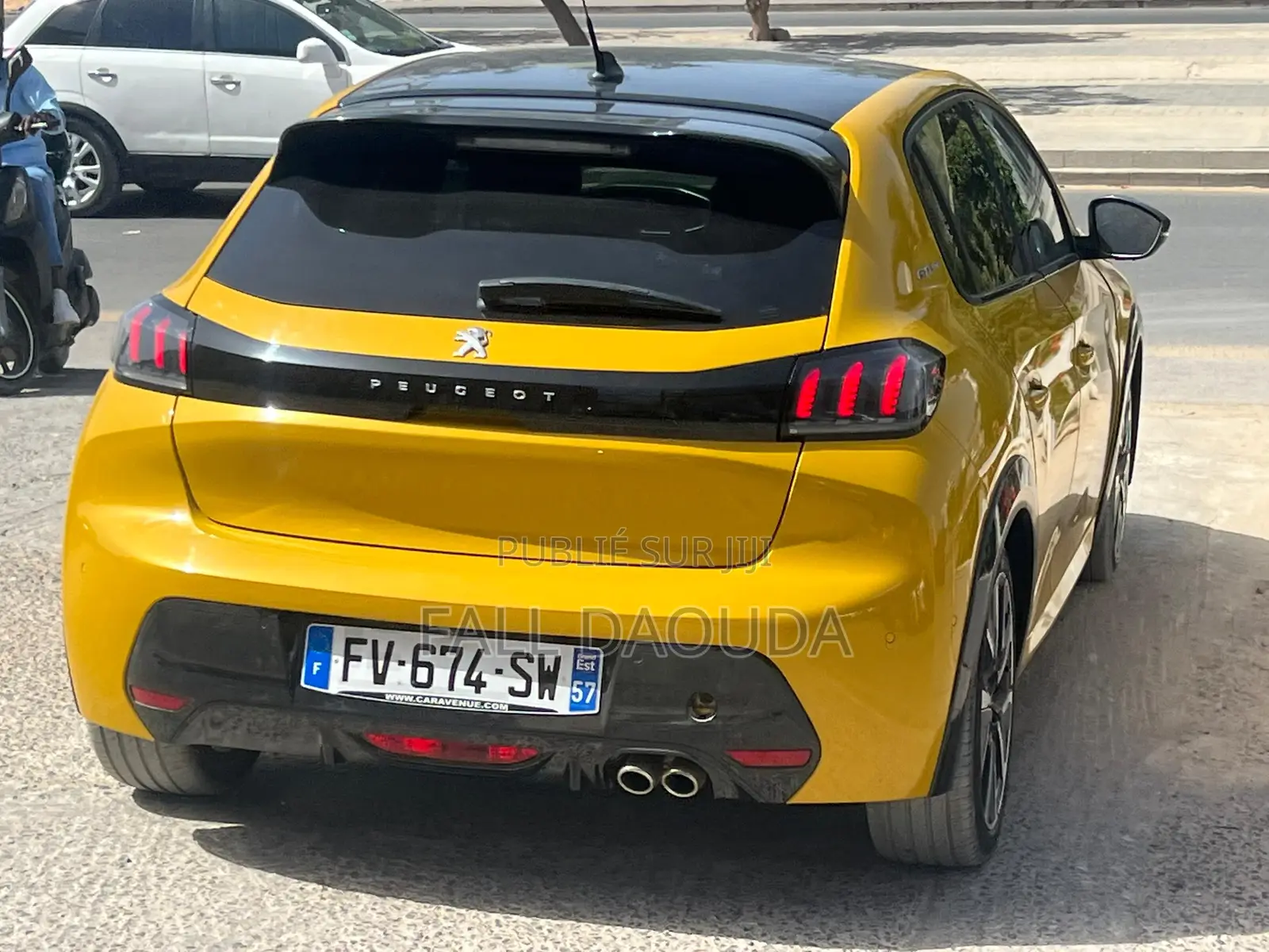 Peugeot 208 2022 Jaune