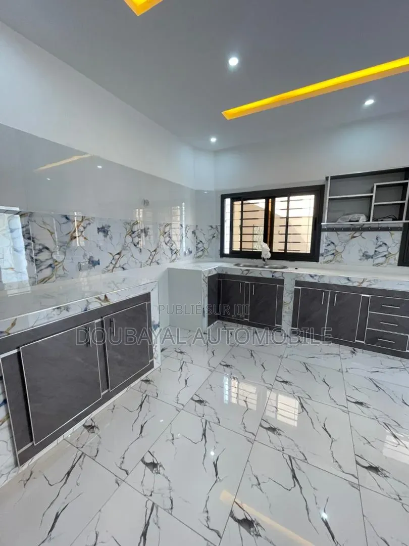 4chbre Villa dans Mbeur Saly Veringa, Thiès Sud à Vendre