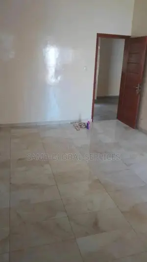 5chbre Appartement dans Appartement, Yoff à Louer