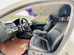 Volkswagen Passat 2018 Blanc