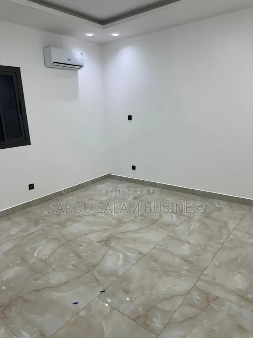 2chbre Appartement dans Ouest Foire, Yoff à Louer