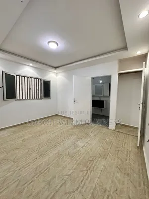 3chbre Appartement dans Ouest Foire, Yoff à Louer