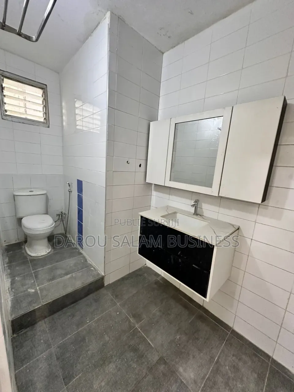 3chbre Appartement dans Ouest Foire, Yoff à Louer