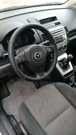 Location Mazda 5