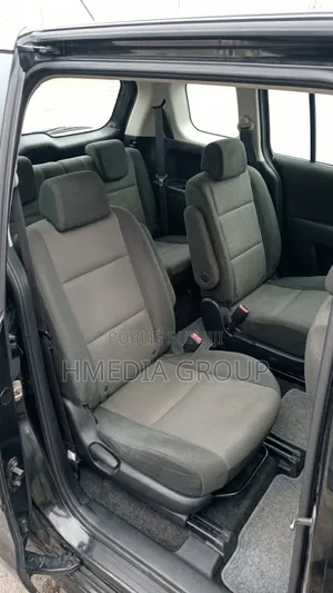 Location Mazda 5