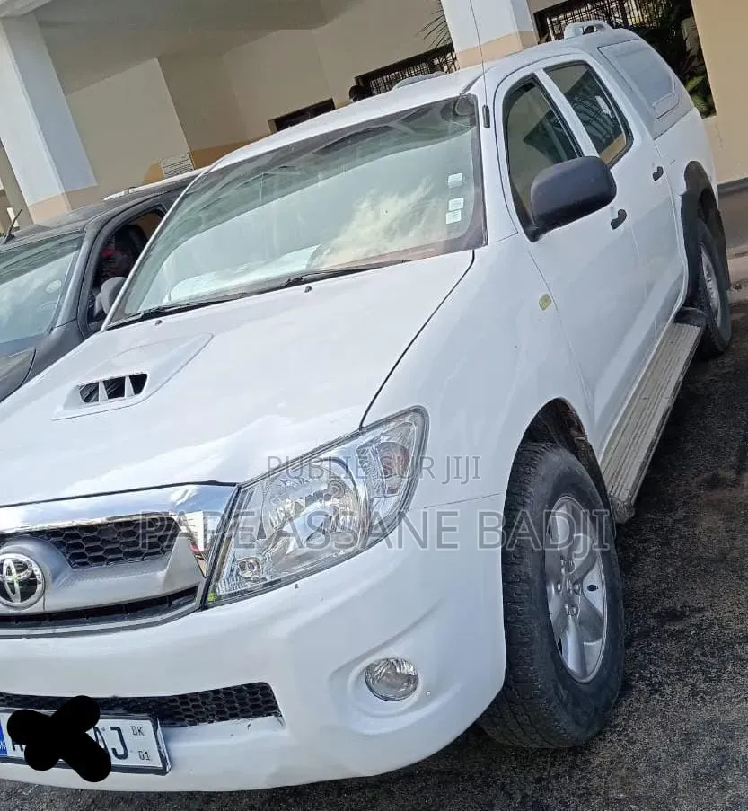 Location Pick-Up Toyota Hilux
