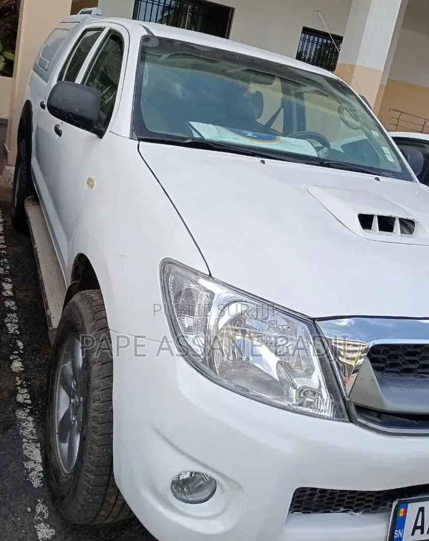 Location Pick-Up Toyota Hilux